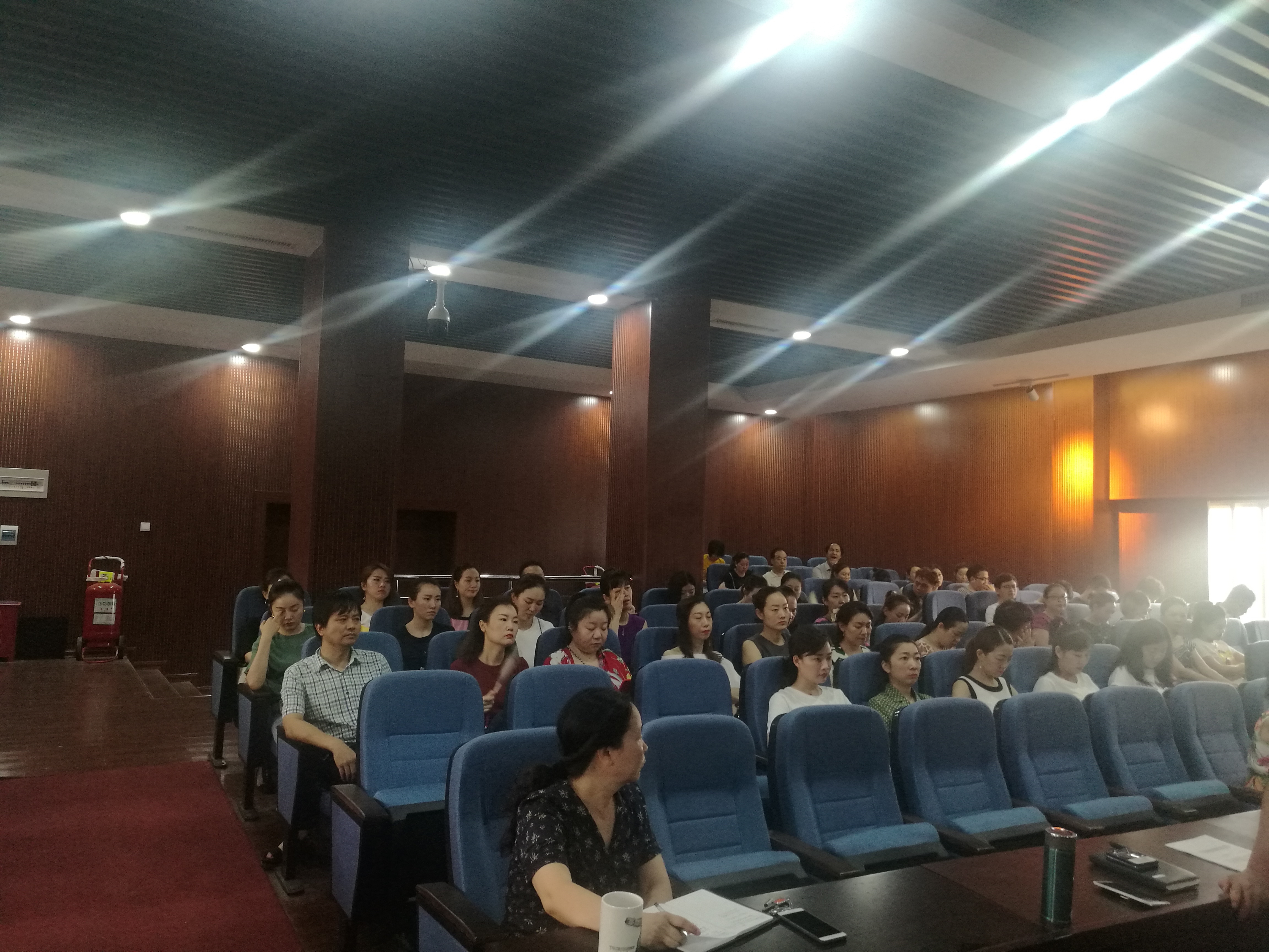 音乐与舞蹈学院开展“向李芳同志学习”专题教育活动照片1.jpg 音乐与舞蹈学院开展“向李芳同志学习”专题教育活动照片1.jpg