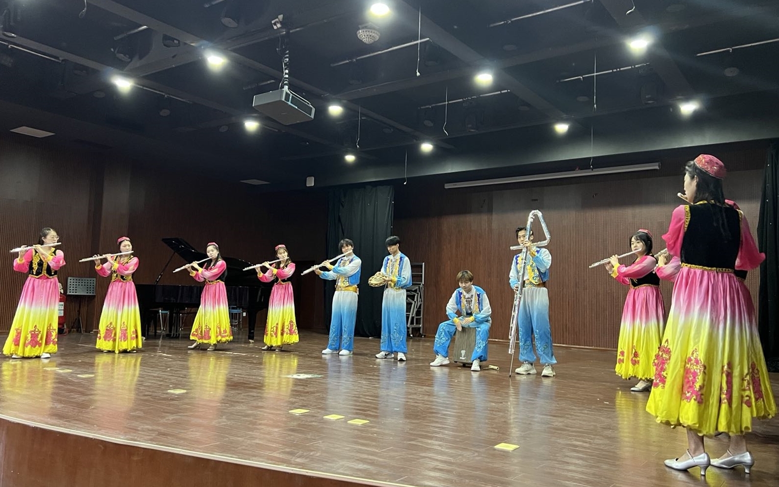 节目展示3.jpg 节目展示3.jpg