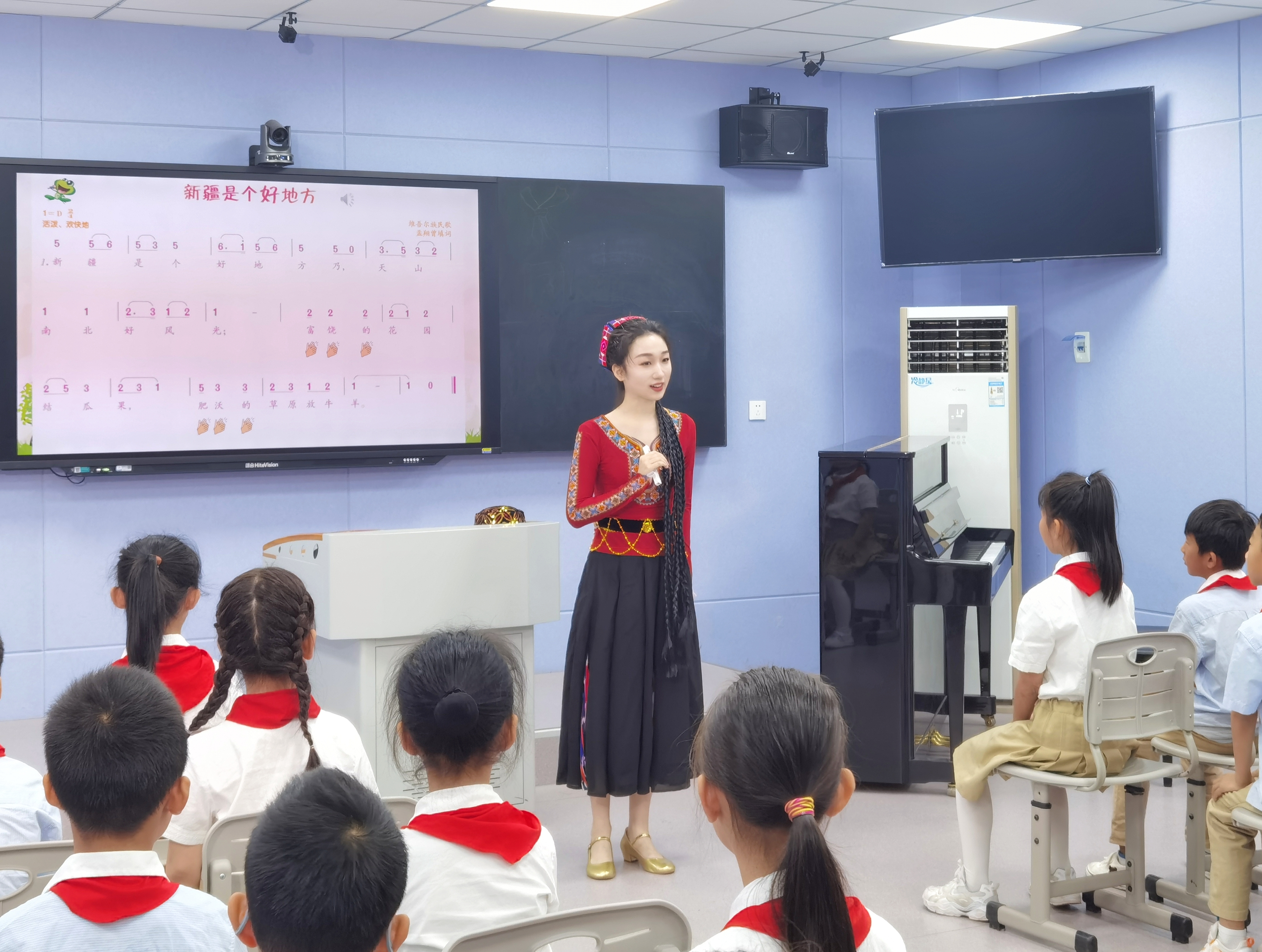 吴艺静.jpg 吴艺静.jpg