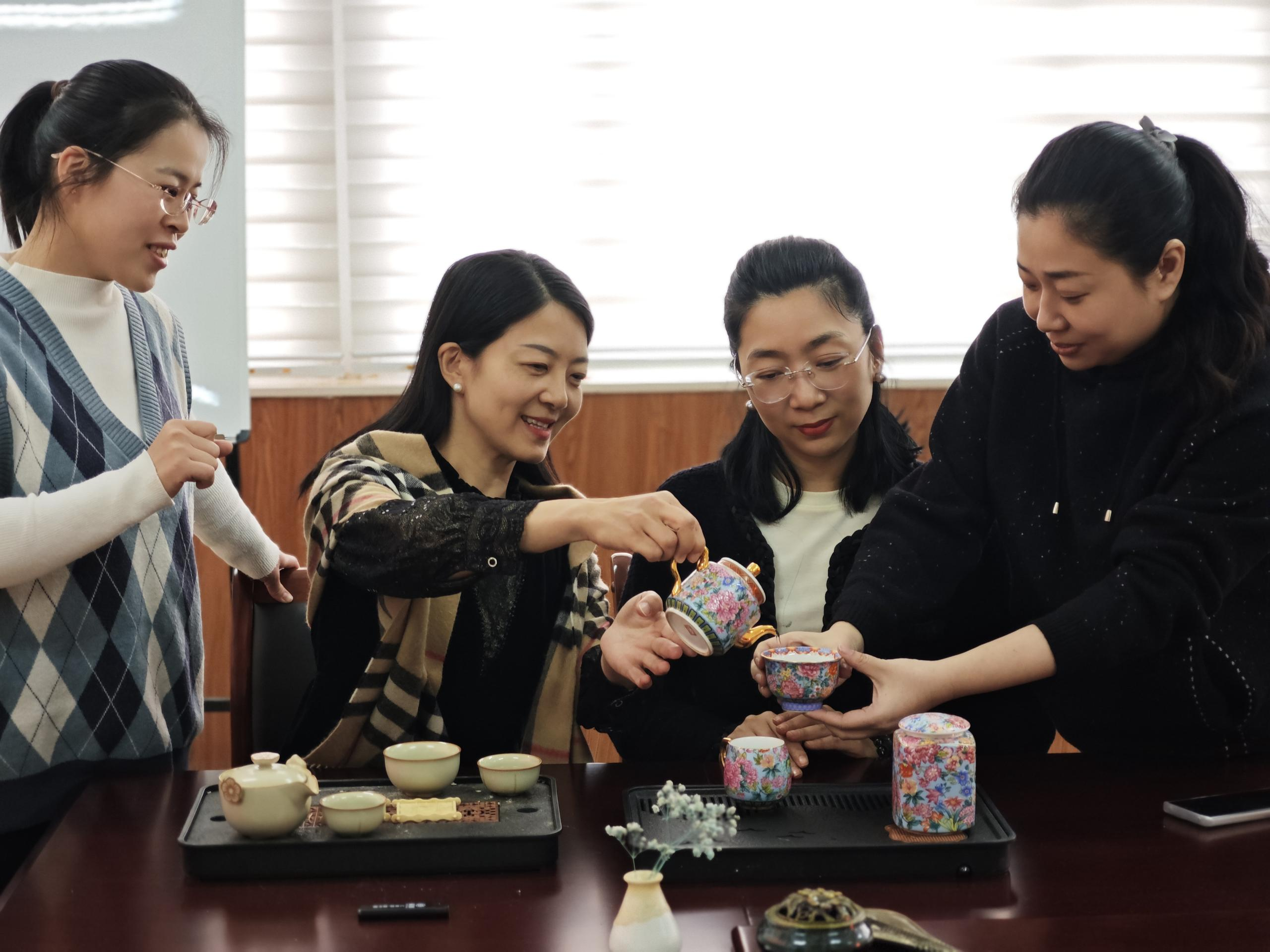 image005.png image005.png